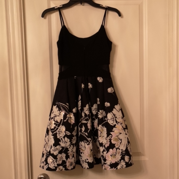 Floral Womens Dress - Picture 2 of 3